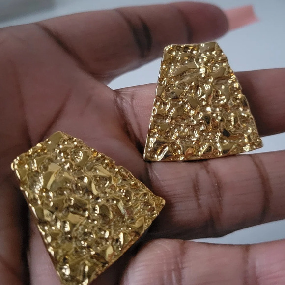 Vintage Goldtone Earrings • Nugget Texture • Pierced • 70s/80s - Picture 3 of 5